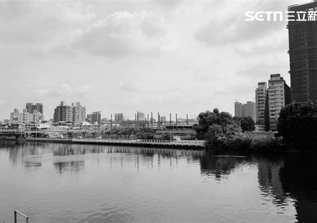 台灣新聞通訊社-驚悚！高雄龍舟賽今登場　1男愛河漂浮溺斃…距比賽地點僅200公尺