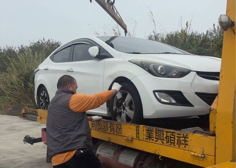 台灣新聞通訊社-彰化役男路邊停車被拖吊！「1原因」領嘸車…親友慘噴15萬贖車