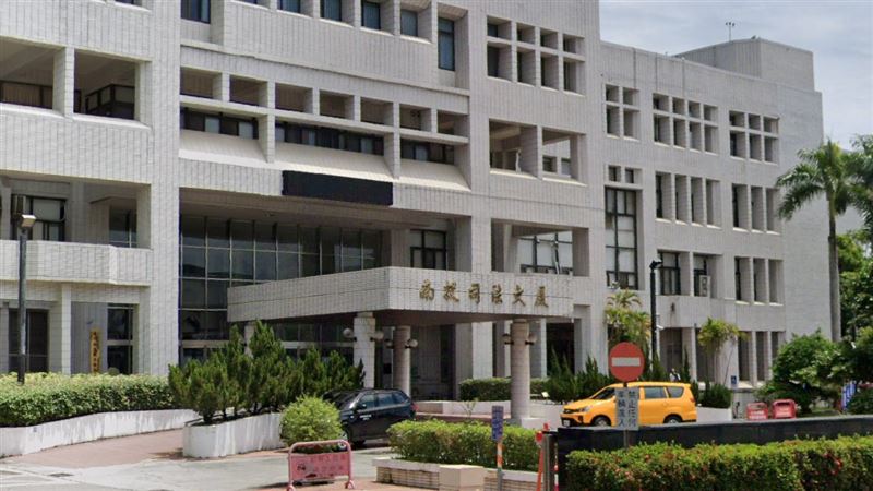 台灣新聞通訊社-住校生半夜睡覺遭「鳥襲」竟是舍監下手 大愛家長放過不求償