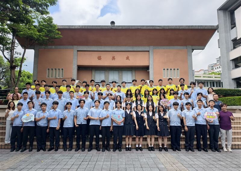 台灣新聞通訊社-這名單太狂!「1高中」71人錄取台大 10人上台大醫「占全系1/5」