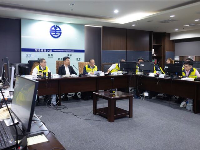 台灣新聞通訊社-豪雨炸台鐵！南部淹水災情頻傳通勤族崩潰　陳世凱下令：退水立刻做這事