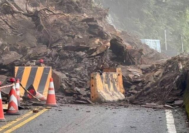 台灣新聞通訊社-宜蘭南落石坍方！「宜57線」聯外道路中斷　金洋部落260戶受困淪孤島