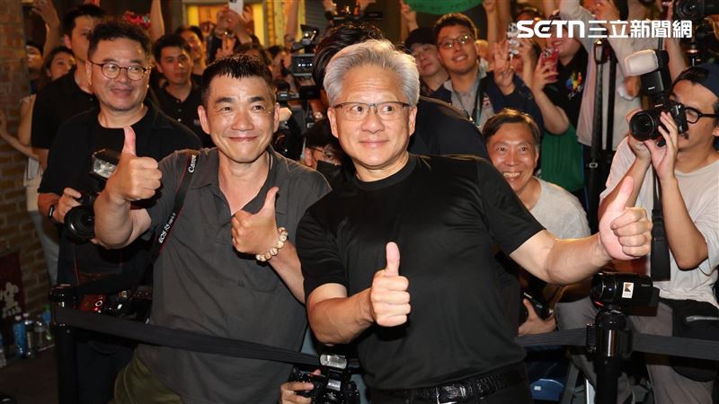台灣新聞通訊社-國民乾爹太帥！黃仁勳昔刷「1萬元小費」遭拒　他當場回一句超霸氣