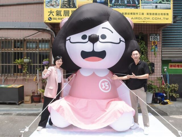 台灣新聞通訊社-親訪黃色小鴨、水獺媽媽「出生地」　蘇巧慧：盼用職人精神帶動新北觀光