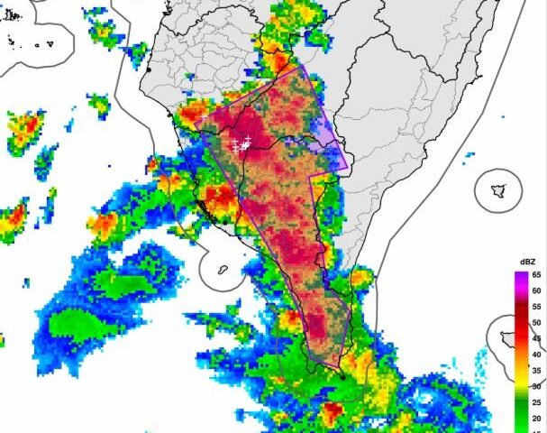 台灣新聞通訊社-國家警報響！颱風沒登陸仍炸雨　大雷雨轟南部3縣市「警戒區域一次看」