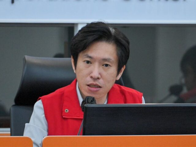 台灣新聞通訊社-視導萬里溪堰塞湖中央災害應變中心！張惇涵：持續掌握最新狀況