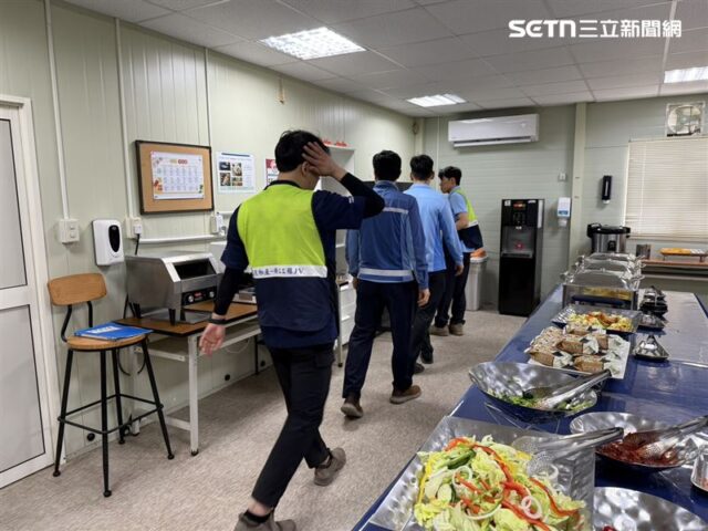 台灣新聞通訊社-桃機三航廈「神祕韓式餐廳」首曝光！13道菜免費吃　還有泡麵機