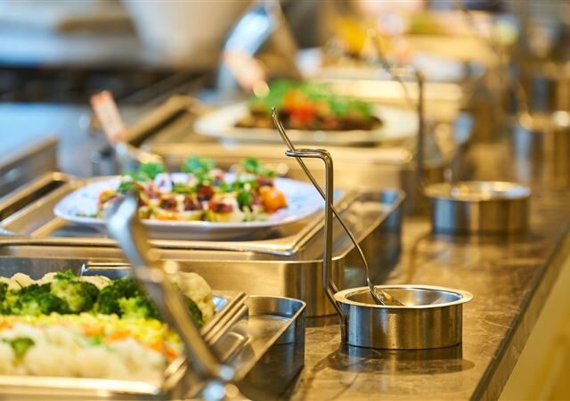 台灣新聞通訊社-阿嬤Buffet吃法超特別！過來人揭內幕：真財富自由