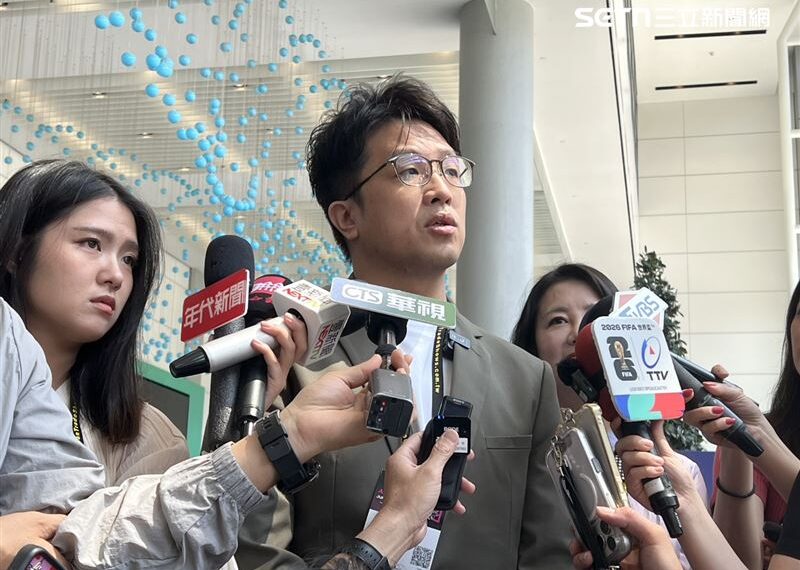 台灣新聞通訊社-蔣萬安看平板才答出！沈伯洋推「四獸山」登山路線：應關心交通路網銜接