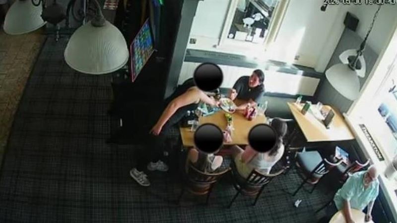 台灣新聞通訊社-英國女「拔頭髮放餐點」爽吃霸王餐還偷東西！監視器全都錄