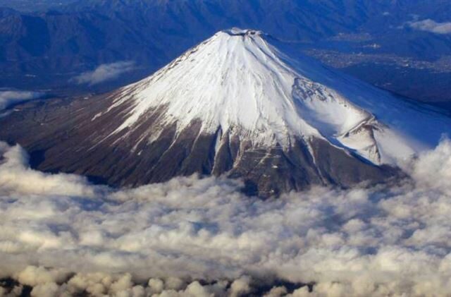 台灣新聞通訊社-日本山梨強震釀12人傷！外界憂「富士山活動異常」　專家給答案了