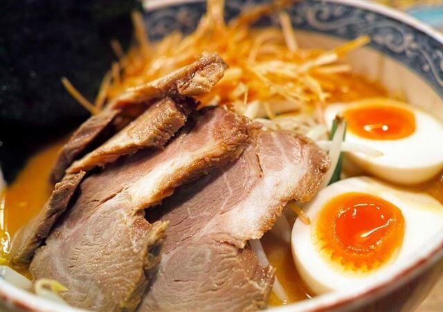 台灣新聞通訊社-日本拉麵店點餐機「切中文秒變貴」！網怒：換台灣早被罵爆　店家急解釋