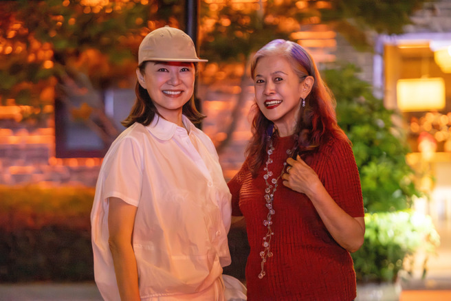 台灣新聞通訊社-獨家》林青霞會昌血拼記 花小錢掃貨「踩小人紅襪、手工竹編包」大讚:不比愛馬仕差