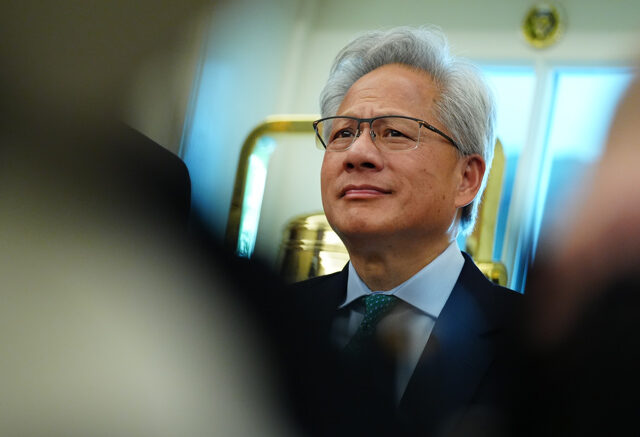 台灣新聞通訊社-輝達成崩盤中心？美富翁突喊「很可怕」黃仁勳犯錯全盤皆輸