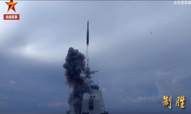 台灣新聞通訊社-影》不只055艦！35艘052D驅逐艦部署鷹擊-20反艦飛彈 陸對美戰力全面飆升