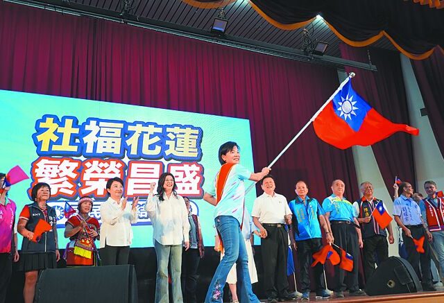 台灣新聞通訊社-花蓮最新民調曝光 游淑貞勵志童年曝光：拿獎狀只為「遮牆上破洞」