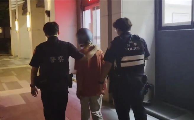 台灣新聞通訊社-桃園站前百貨驚傳偷拍狼!39歲男狂攝裙底遭逮 警急尋受害者