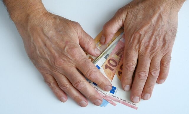 台灣新聞通訊社-苦省40年存1600萬！66歲阿伯退休一年才懂「最大遺憾」：後悔了