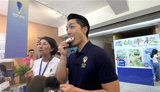 台灣新聞通訊社-蔣萬安現身台東狂讚鳳梨釋迦 一口氣預購2000箱力挺農民