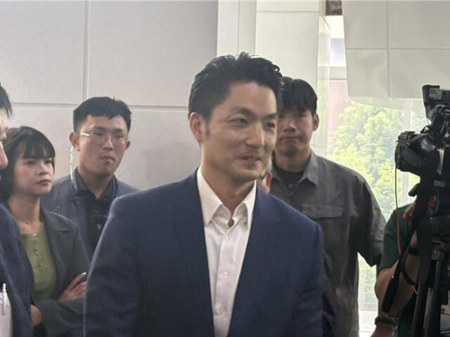 台灣新聞通訊社-白營主席曝不少藍委反倒閣？蔣萬安：尊重藍白決定
