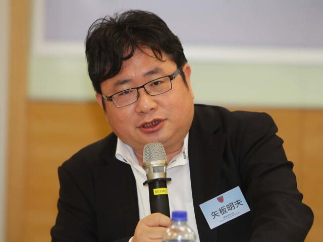 台灣新聞通訊社-遭郭正亮控「假日本人、持有大陸護照」 矢板明夫提告了