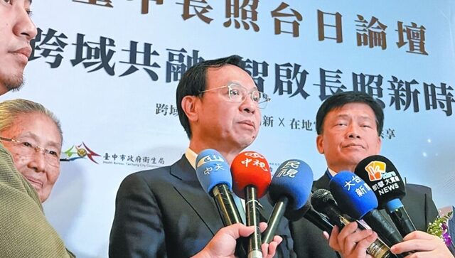 台灣新聞通訊社-致癌油品案延燒石崇良喊停輔選行程換龔明鑫代打  陳菁徽緊追三疑點