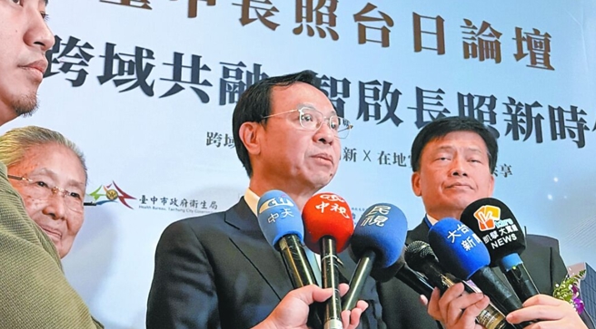 台灣新聞通訊社-致癌油品案延燒石崇良喊停輔選行程換龔明鑫代打 陳菁徽緊追三疑點