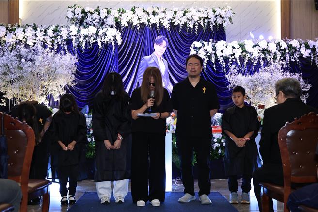 台灣新聞通訊社-傅子純膝下無子!11歲乾兒子游禮位列家屬「穿孝服答禮」