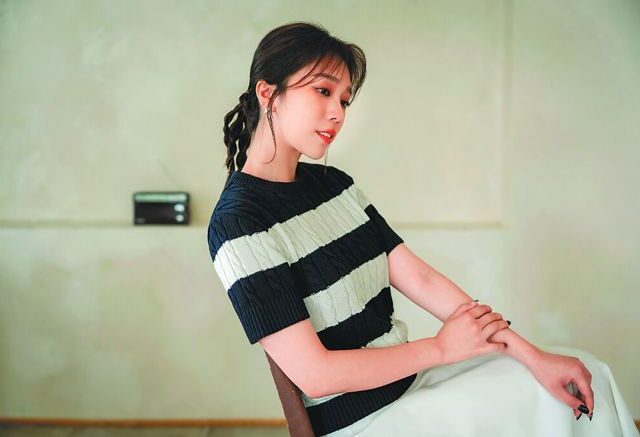 台灣新聞通訊社-擠4坪頂加、吃剩菜過活！蔡家蓁入圍金曲看百間房 30歲終結流浪