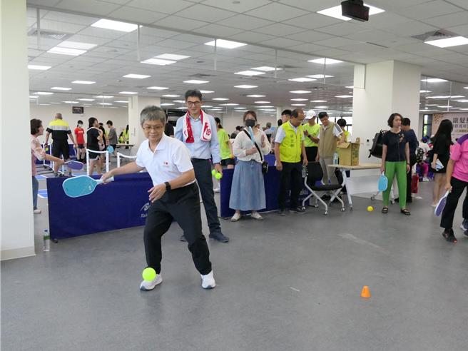 台灣新聞通訊社-官方首場銀髮匹克球嘉年華雲林登場 300名長者熱血開打