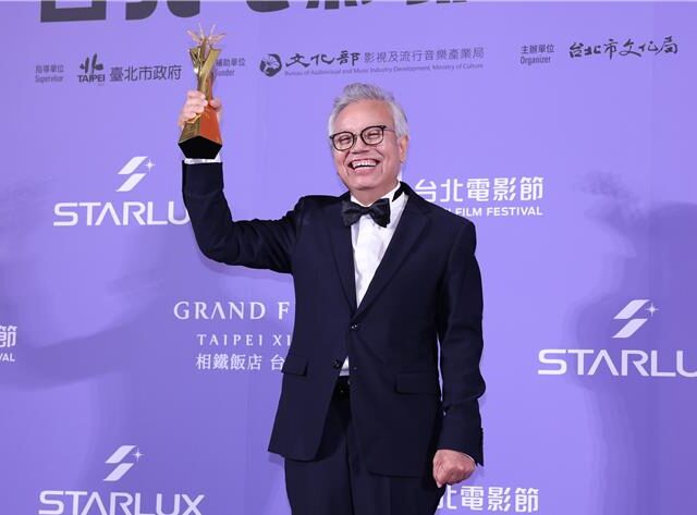 台灣新聞通訊社-田啟文首次拿獎喊話周星馳　進娛樂圈被爸媽酸「看看自己長相」