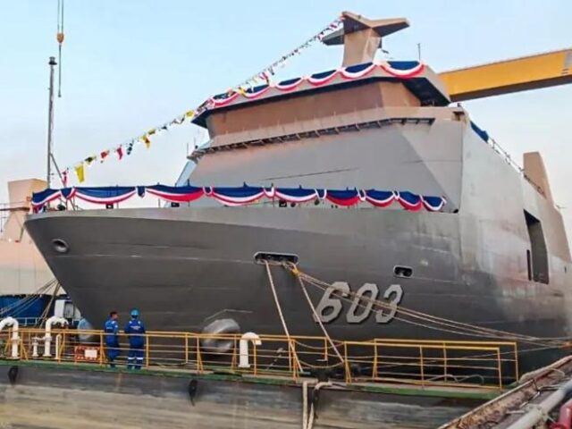 台灣新聞通訊社-丹轆級船塢運輸艦「北伊羅科斯省號」下水 菲律賓海軍再添戰力