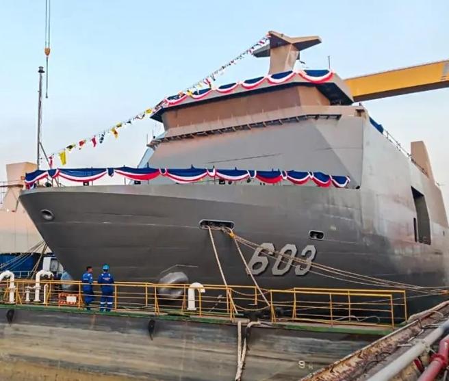台灣新聞通訊社-丹轆級船塢運輸艦「北伊羅科斯省號」下水 菲律賓海軍再添戰力
