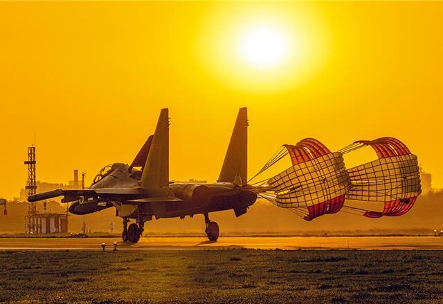 台灣新聞通訊社-國軍漢光前夕 共軍22機出海16機越線、昨日8船艦於台海周邊