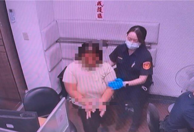 台灣新聞通訊社-高雄3歲童公園遭甩巴掌跌落地 婦人無故施暴判吃5月牢飯