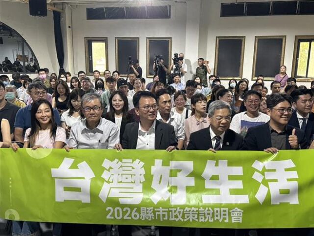 台灣新聞通訊社-鄭英耀再赴新竹市輔選 葉元之轟：都覺得自己沒事幹？