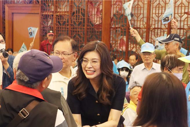 台灣新聞通訊社-被酸「票房毒藥」沒在怕!鄭麗文同框民眾黨:賴清德是在野大團結功臣