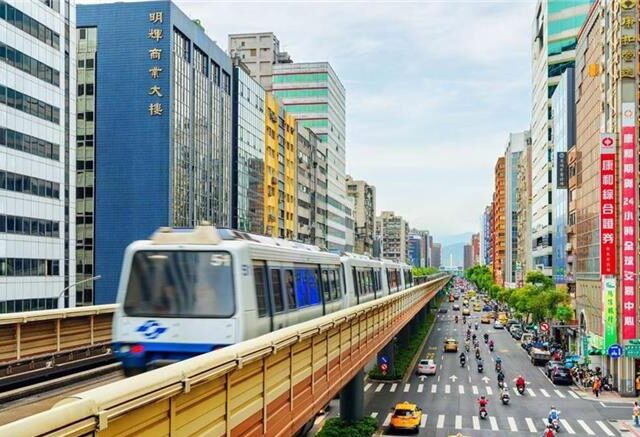 台灣新聞通訊社-北捷文湖線旅客突按緊急鈕列車停駛 捷運公司曝背後暖心原因