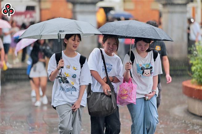 台灣新聞通訊社-強颱巴威來勢洶洶「分科測驗是否延期」？大考中心下周開會討論