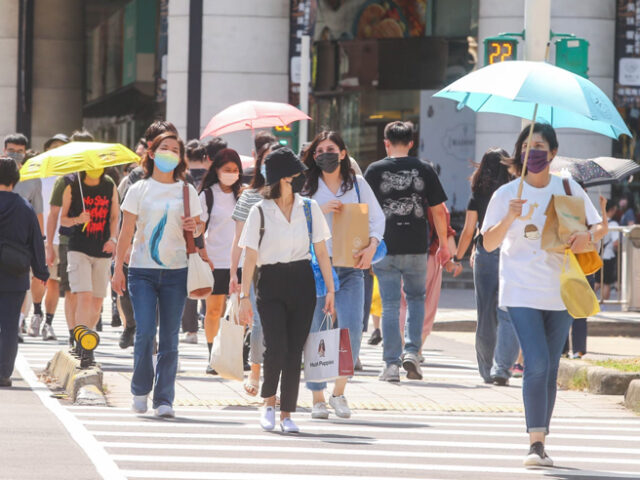 台灣新聞通訊社-夏天「1穿搭」她穿了喊涼！大票妹子搖頭 不推原因曝