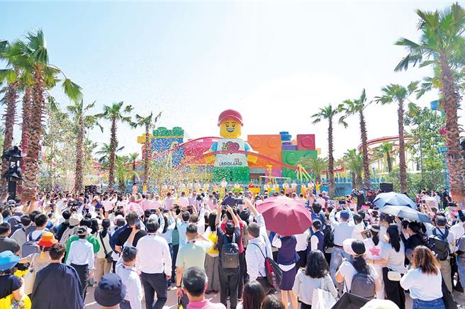 台灣新聞通訊社-上海樂高樂園滿周年 吸客破200萬 創全球最速紀錄