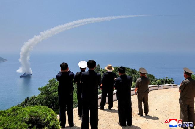 台灣新聞通訊社-金正恩促「姜健號」服役部署 顯擴軍野心