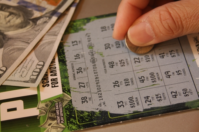 台灣新聞通訊社-刮中5千萬 87歲老爺爺選擇「月月小確幸」 專家讚聰明!
