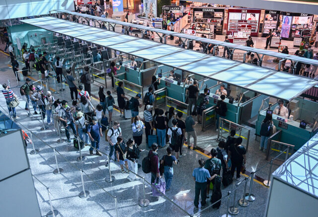 台灣新聞通訊社-飛美機票印「4個S」 她驚：第一次就中獎 內行人秒懂