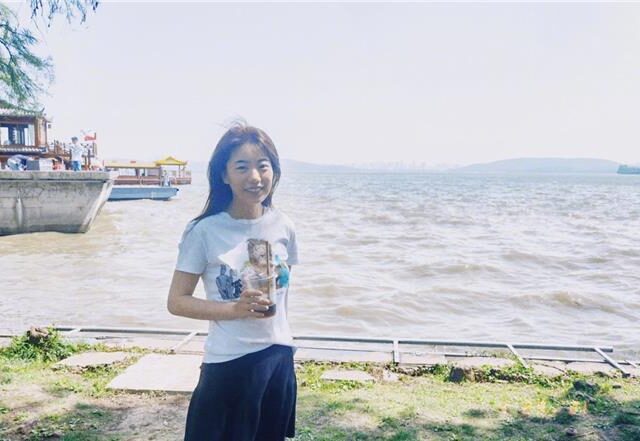 台灣新聞通訊社-「天才文學少女」蔣方舟碩士論文案翻盤 中國人大：撤銷學位
