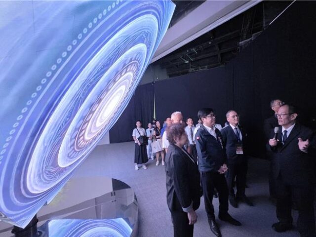 台灣新聞通訊社-慈濟60周年「明心」特展 陳其邁讚：科技與人文完美交織