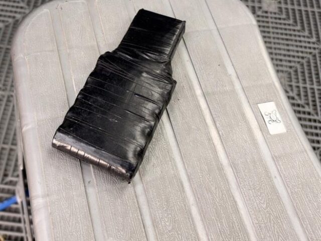 台灣新聞通訊社-洗車時驚見GPS追蹤器！ 殯葬千金曾接警告疑遭鎖定