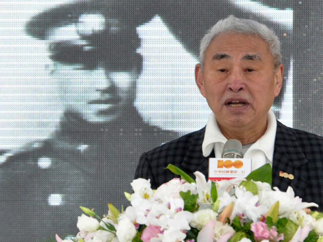 台灣新聞通訊社-空軍烈士公墓長眠一位平民   作家震驚：最溫柔的承諾