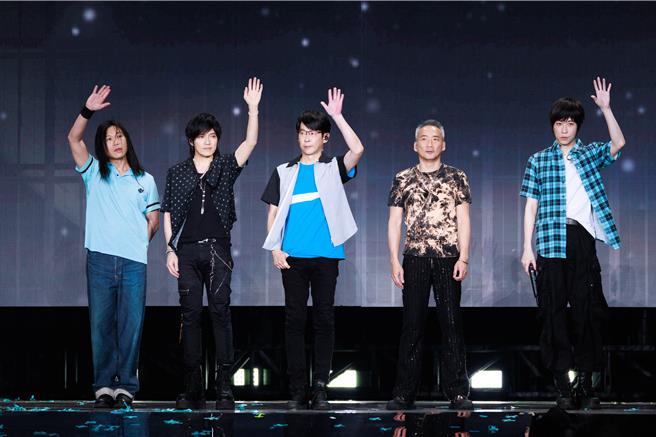 台灣新聞通訊社-五月天大巨蛋復刻「十萬青年站出來」 阿信親揭剛出道時「送票」辛酸