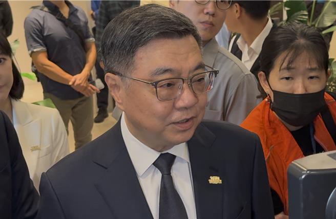 台灣新聞通訊社-蔣萬安轟毒油案「1周才說明」有愧信任! 卓榮泰反擊:沒政府不積極